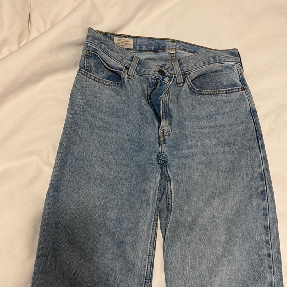 Levi's Light Blue Jeans - Picture 2 of 3
